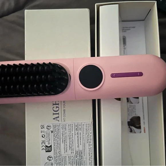 Pink straightening brush.  Comes with charger - Picture 2 of 2